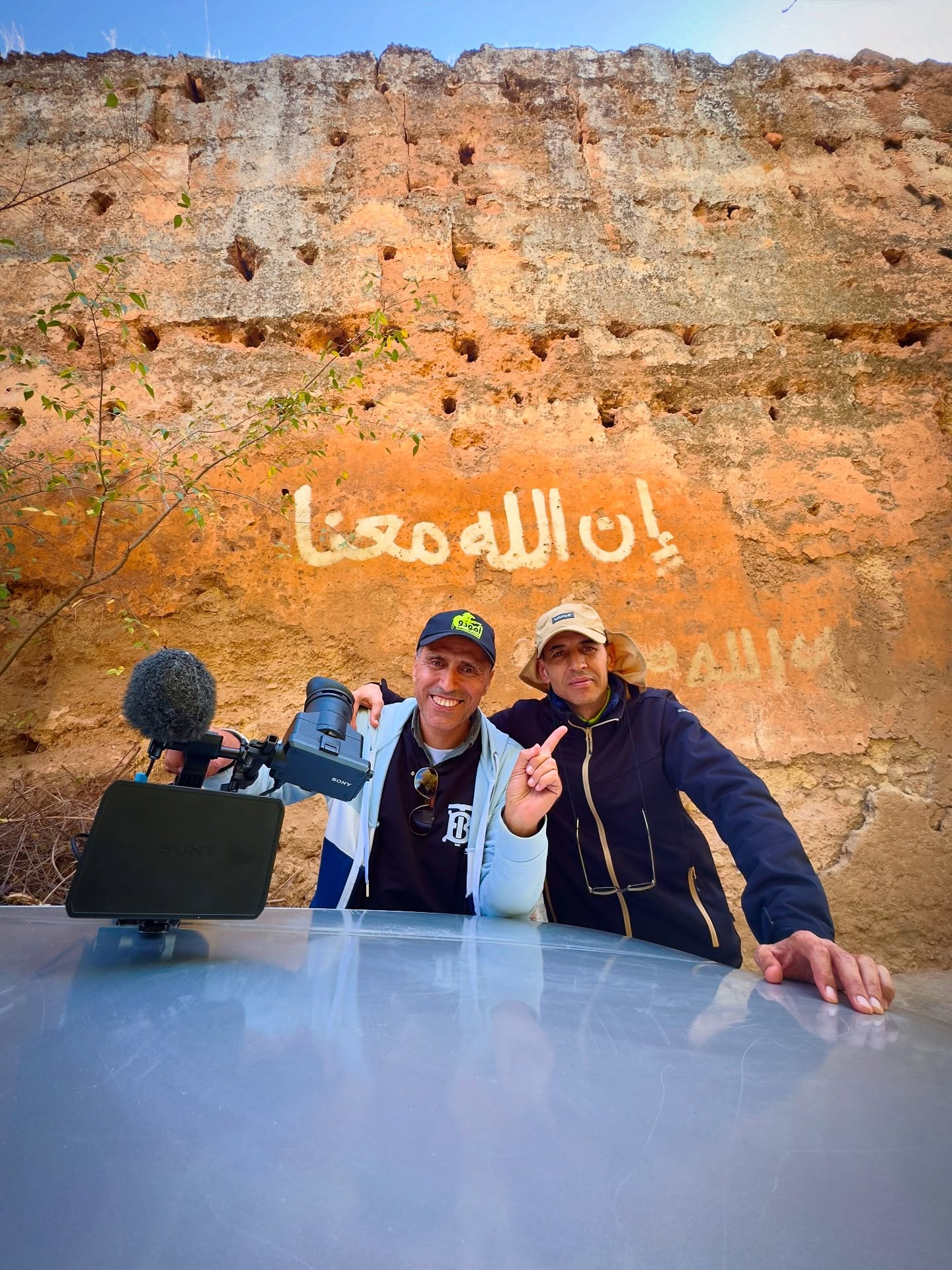 حسن بوفوس خلال العمل الميداني في أمودّو